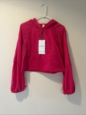 Lululemon Scuba Cropped Anorak, weather protection, Pink DragonFruit, size 4 NWT